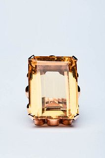 RING WITH TOPAZ