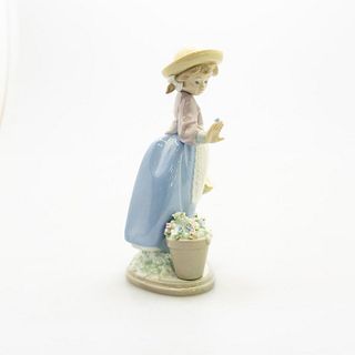 Lladro Figurine, Hello Flowers 5543