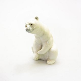Lladro "Resting Polar Bear"
