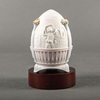 Lladro Porcelain Egg, Garden Stroll