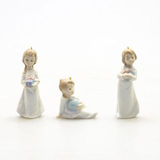 Lladro Figurines, Christmas Morning 01005940