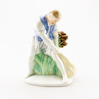 Herend Hungarian Porcelain Figurine, Fisherman 5510