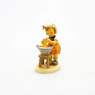 Goebel Hummel Figurine, Doll Bath #319