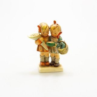 Goebel Hummel Figurine, Going To Grandmas 52