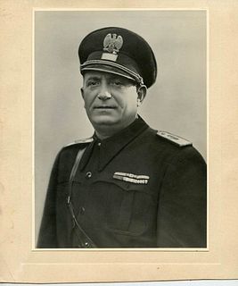 <br><br>Portrait of Farinacci, 1930 circa<br>22 x 26 cm<br>Stunning portrait of Roberto Farinacci (1892-1945)  with fascist chief uniform. Silver brom