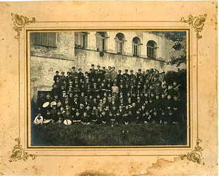 <br><br>Portrait of boarding school, 1900 circa<br> 24 x 19<br>Portrait of boarding school, 1900 circa. Gelatine-bromide print , very good conditions.