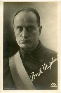 <br><br>Rare photographic postcard of Mussolini, 1930 circa<br>9 x14 cm<br>Rare photographic postcard of Mussolini, 1930 circa. Gelatin-bromide print.