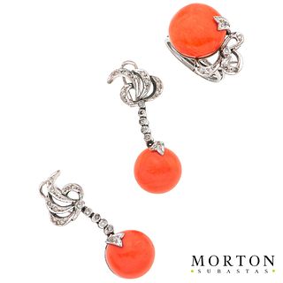 RING AND EARRINGS SET WITH CORALS AND DIAMONDS. PALLADIUM SILVER