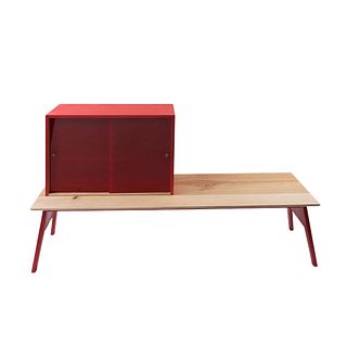 Mesa para teléfono "Horizon Box". México. Siglo XXI. Diseño por Vik Servin. Elaborada en madera y vidrio. Pieza única. 80 x 149 x 36 cm