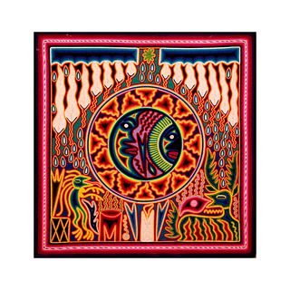 Textil de la leyenda del nacimiento de Tao y Shewi. México. Siglo XX. Estilo Wixarika. Hilos de colores sobre madera. 60 x 60 cm