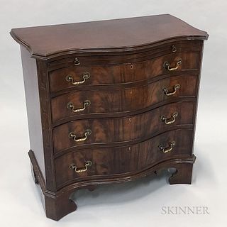 Federal-style Mahogany Serpentine-front Chest of Drawers