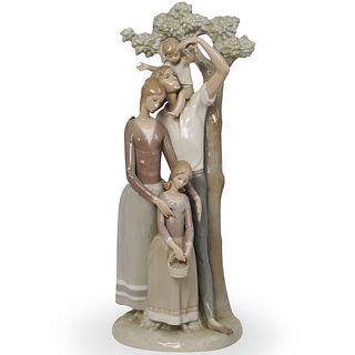 Lladro "La Familia" Porcelain Sculpture
