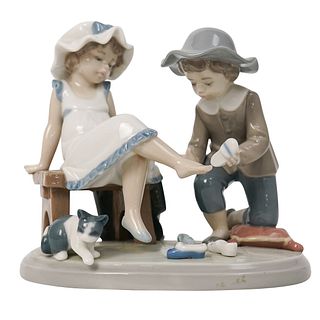 Lladro "Try This One" Porcelain Figurine