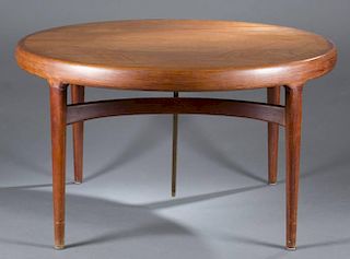 Scandinavia style round dining table w/ 2 leaves.