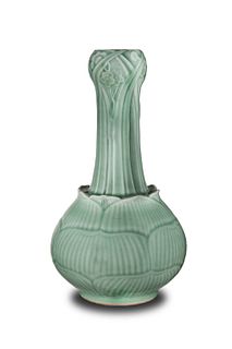 Chinese Celadon Garlic Head Vase, Qianlong Mark