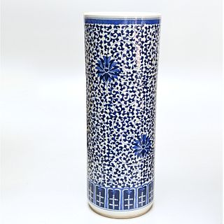 Chinese blue & white porcelain umbrella stand