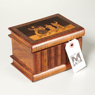 Italian Sorrento ware marquetry olive wood box