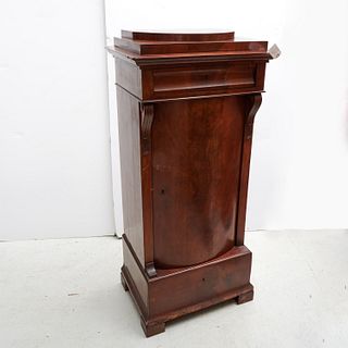 Continental mahogany pedestal cabinet