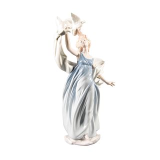 Lladro Lady Figurine, New Horizons 01006570