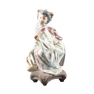 Lladro Lady Figurine, Yuki 01001448