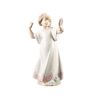 Lladro Child Figurine, Delightful 01006806