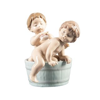Lladro Figurine, Bath Time 01006411