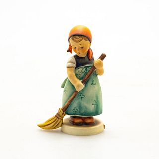 Goebel Hummel Figurine, Little Sweeper 171