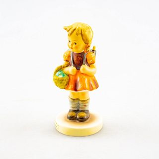 Goebel Hummel Figurine, School Girl #81/0