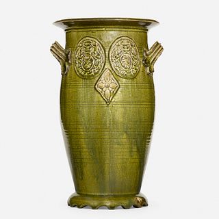 Grueby Faience Company, Early heraldic vase