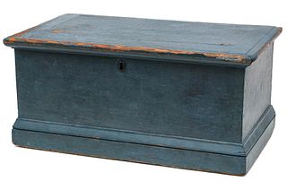 A 19TH CENTURY AMERICAN BLANKET CHEST IN OLD BLUE PAINT