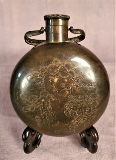 Engraved dragon and phoenix Chinese bronze canteen,