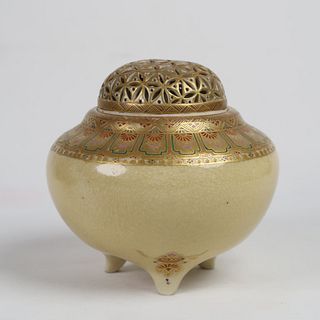 A beautifully crafted and gilded Japanese Satsuma