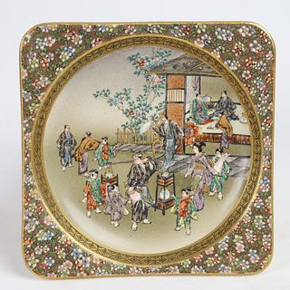 A beautifully drawn Japanese Satsuma square plate with