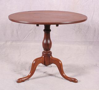 18th century Queen Anne mahogany tilt top tea table