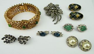 AWESOME VINTAGE COSTUME JEWELRY COLLECTION