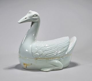 Chinese Porcelain Duck-Form Covered Box