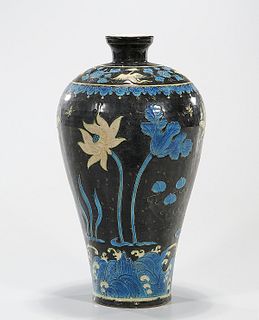 Chinese Fahua-Style Ceramic Vase