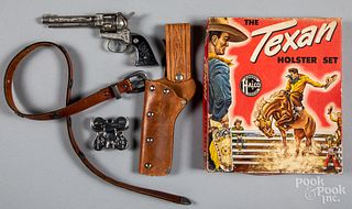 Boxed Halco The Texan cap gun and holster set