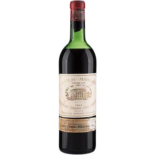 Château Margaux. Cosecha 1963. Grand Vin.  Premier Grand Cru Classé. Margaux. Nivel: en el hombro superior. ...