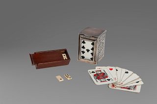 Lot consisting of two small games: an English silver card holder with two decks of French cards; and a wooden box with dominoes with bone tiles (incom