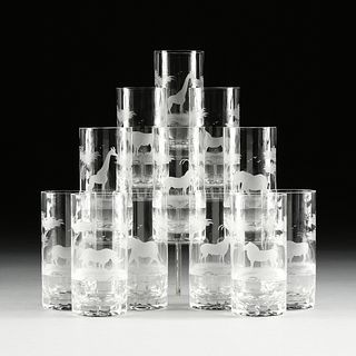 AN ASSEMBLED GROUP OF TWENTY-FIVE GLASSWARES, 2OTH CENTURY,