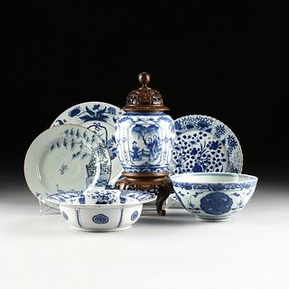 A GROUP OF SIX JAPANESE BLUE AND WHITE PORCELAIN PLATES, BOWLS AND A CHINESE VASE, 19TH CENTURY,
