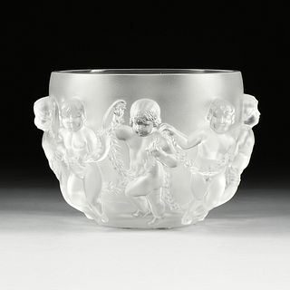 A LALIQUE FROSTED CRYSTAL "LUXEMBOURG" VASE, SIGNED, LATE 20TH CENTURY,