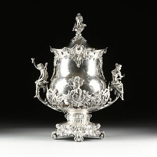 A ROCOCO REVIVAL STYLE SILVERPLATED AND LIDDED PUNCH URN, 20TH CENTURY,