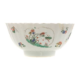 Chinese Export Famille Verte Scalloped Bowl
