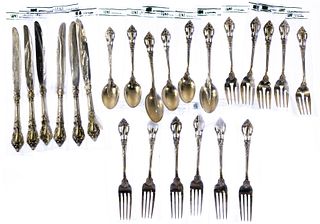 Lunt 'Eloquence' Sterling Silver Flatware Service