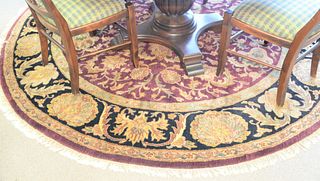 Round Oriental rug, dia. 8' 2".