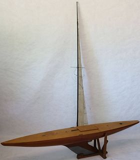 CUSTOM MADE 20TH CENTURY LARGE POND MODEL OF A