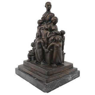 FRANCISCO ARTURO MARÍN, Familia, Signed, Bronze sculpture on marble base, 20.6 x 14.1 x 12.5" (52.5 x 36 x 32 cm)