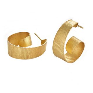 Wafer texture spiral hoops in 18K yellow gold